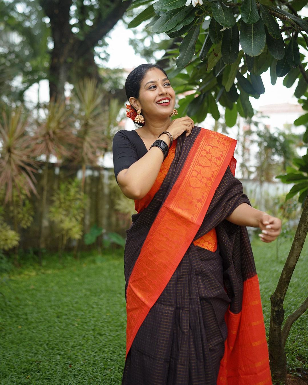 Woven Kanjivaram , Banarasi Jacquard Saree