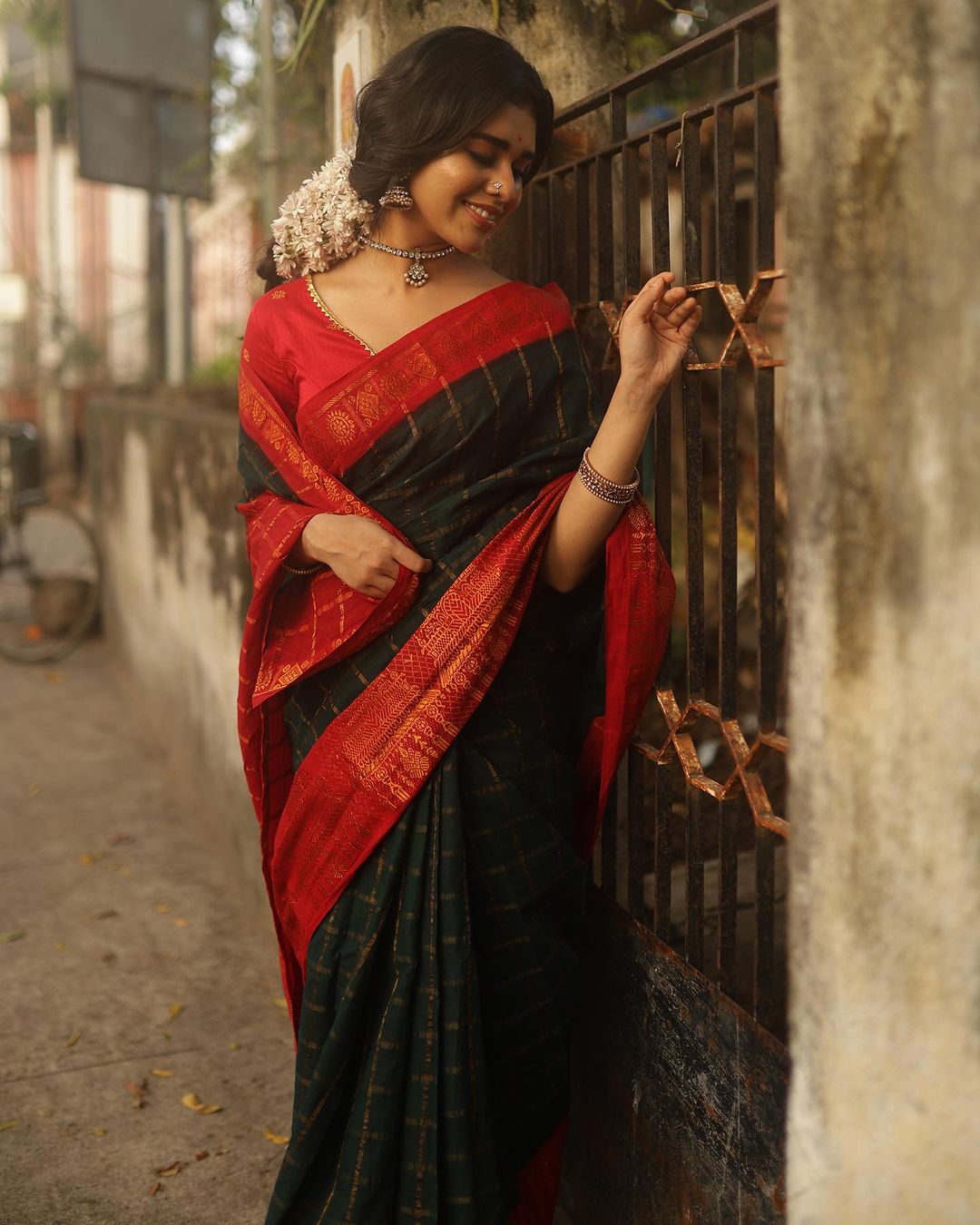 Woven Kanjivaram , Banarasi Jacquard Saree